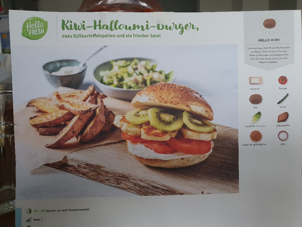 Kiwi-Halloumi-Burger, dazu Süßkartoffelspalten und Salat von Thi | Hochgeladen von: ThisIsLea