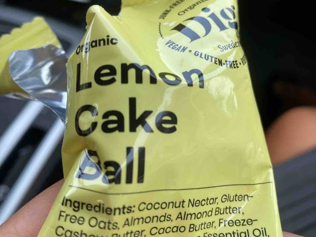 Lemon Cake Ball von emelywrth | Hochgeladen von: emelywrth