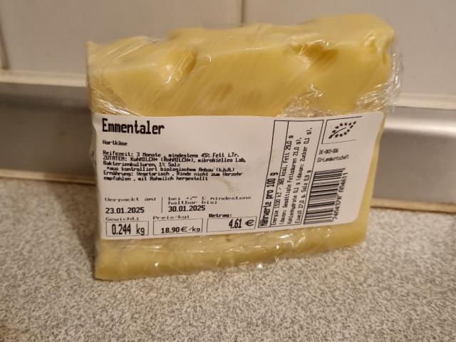 Emmentaler, Hartkäse by Deacon2054 | Uploaded by: Deacon2054