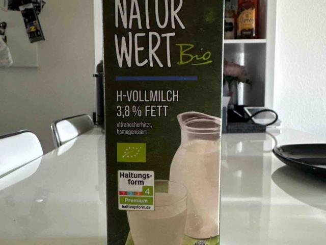 Milch, (3,8% Fett) von Yatheria | Hochgeladen von: Yatheria