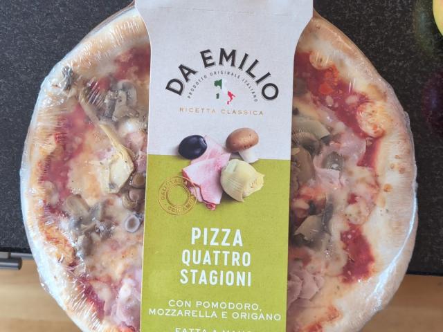 Pizza Quattro Stagioni, Con pomodoro, mozzarelle e origano von j | Hochgeladen von: jaggli