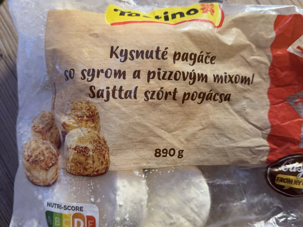 Sajttal szórt pogácsa von hossmeli | Hochgeladen von: hossmeli Sajttal szórt pogácsa von hossmeli | Hochgeladen von: hossmeli