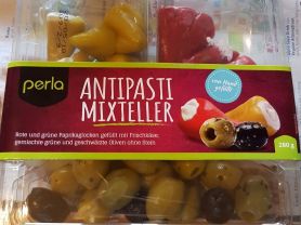 Antipasti Mixteller,Rote und grüne Paprikaglocken gefüllt. | Hochgeladen von: tigerpythonssw163