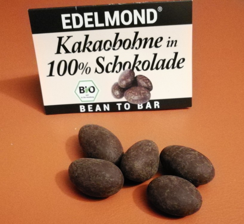 Kakaobohne in 100% Schokolade von Merzedes | Hochgeladen von: Merzedes
