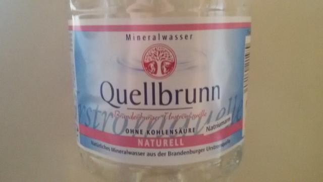 Fotos Und Bilder Von Mineralwasser Mineralwasser Quellbrunn Still Aldi Sud Fddb