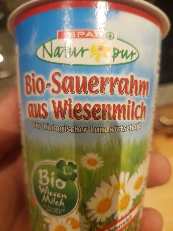 Bio-Sauerrahm, aus Wiesenmilch von AngeEinstein | Hochgeladen von: AngeEinstein