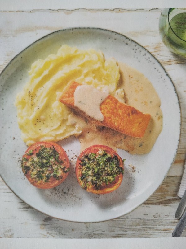 Lachs mit Estragonsoßen und Kartoffelpürree, Milch, Eier, Fisch  | Hochgeladen von: verenamailer959