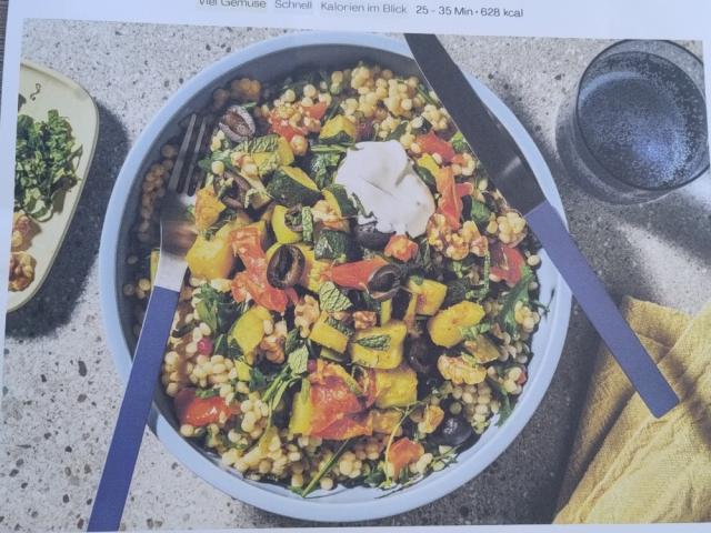 Perlencouscous-Bowl mit geschmorter Zucchini von SadSummerRendez | Hochgeladen von: SadSummerRendezvous Perlencouscous-Bowl mit geschmorter Zucchini von SadSummerRendez | Hochgeladen von: SadSummerRendezvous