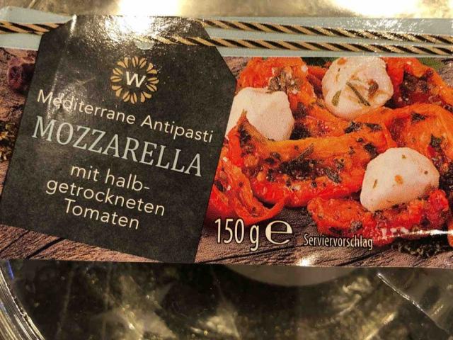 Mediterrane Antipasti, Mozzarella mit halbgetrockneten Tomaten v | Hochgeladen von: Valdemaro