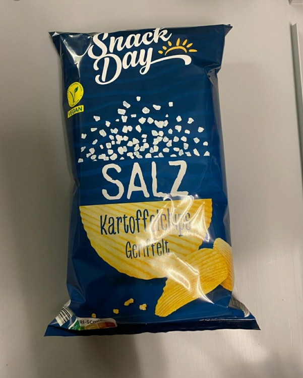 Kartoffelchips SALZ, Geriffelt von LNZBNDR | Hochgeladen von: LNZBNDR
