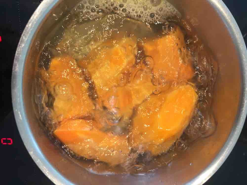 Süßkartoffel gekocht, ohne Schale von dorsa2001 | Hochgeladen von: dorsa2001