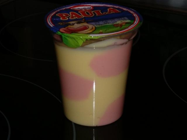Paula Vanille-Pudding , mit Erdbeer-Pudding-Flecken  von stevol | Hochgeladen von: stevol