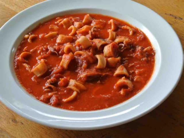 Totani e calamari, al sugo by alexghid | Uploaded by: alexghid