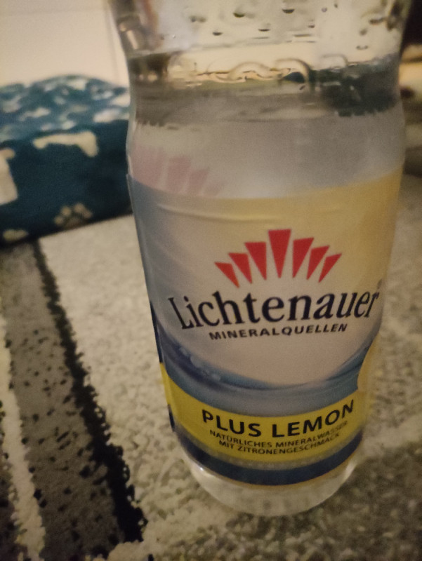 Mineralwasser plus Lemon, Zitrone von Trinchen | Hochgeladen von: Trinchen