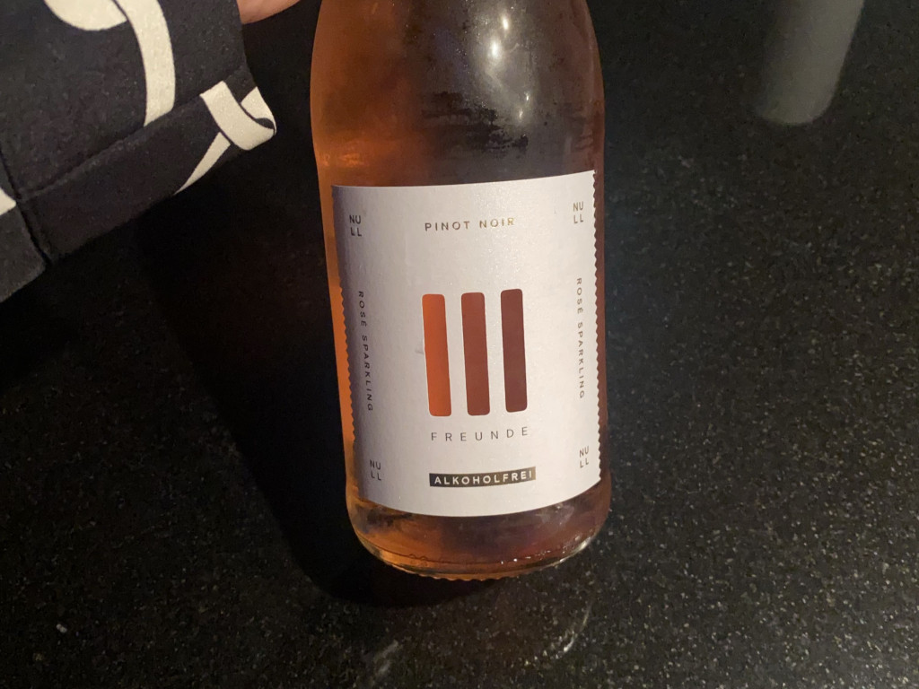 III Freunde rosé sparkling alkoholfrei, alkoholfrei von MKdeu14 | Hochgeladen von: MKdeu14 III Freunde rosé sparkling alkoholfrei, alkoholfrei von MKdeu14 | Hochgeladen von: MKdeu14