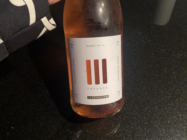 III Freunde rosé sparkling alkoholfrei, alkoholfrei von MKdeu14 | Hochgeladen von: MKdeu14 III Freunde rosé sparkling alkoholfrei, alkoholfrei von MKdeu14 | Hochgeladen von: MKdeu14