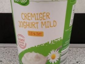 Cremiger Joghurt mild 3,8%, natur | Hochgeladen von: Witzkatz Cremiger Joghurt mild 3,8%, natur | Hochgeladen von: Witzkatz