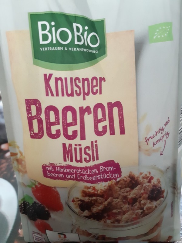 Knusper Beeren Müsli, mit Himbeer-, Brombeeren- und Erdbeerstück | Hochgeladen von: Mary Anne