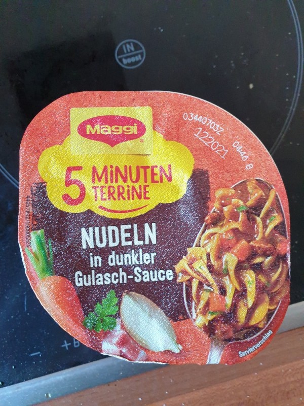 5 Minuten Terrine Nudeln in Dunkler Gulasch-Sauce von TheoEGJ | Hochgeladen von: TheoEGJ
