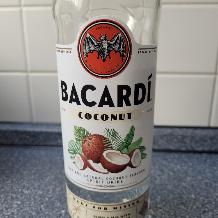 Bacardi Coconut, Rum and natural coconut flavour von wonerworld | Hochgeladen von: wonerworld