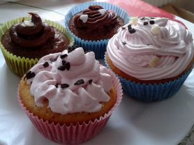 Cupcakes mit Erdbeer-Frosting | Hochgeladen von: Lily Lapislazuli