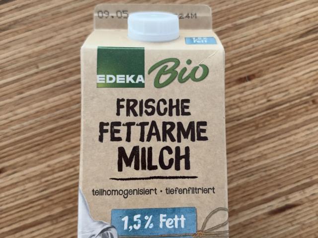 Fettarme Milch, 1,5% Fett by koproductions | Uploaded by: koproductions Fettarme Milch, 1,5% Fett by koproductions | Uploaded by: koproductions
