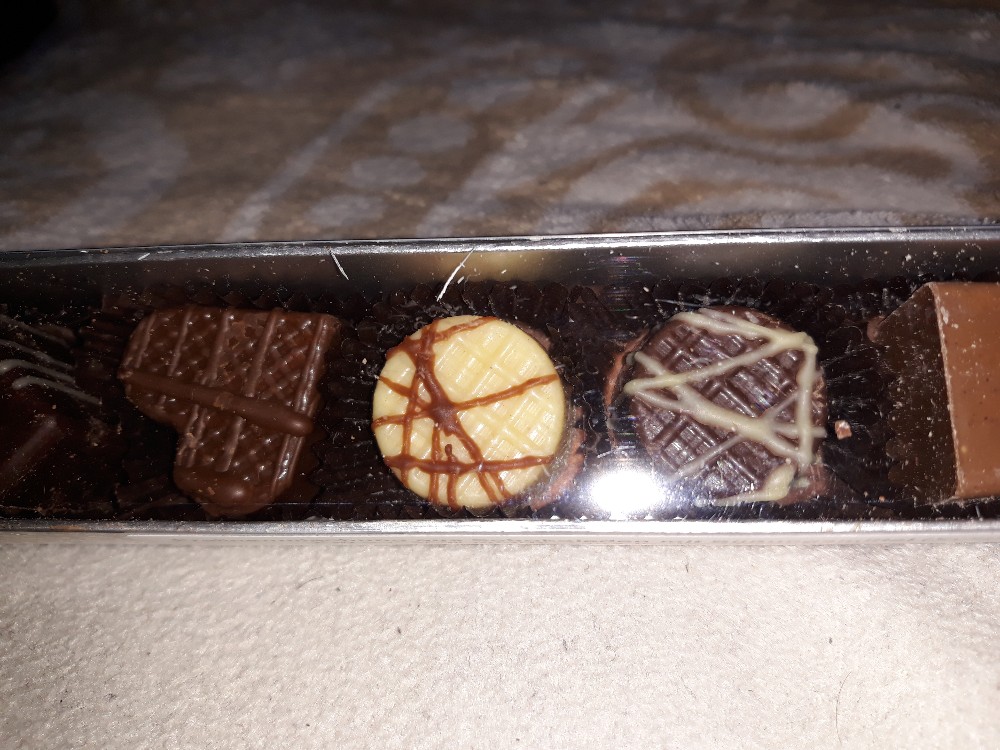 Pralinenmischung, Erdbeere, Salz-Karamell, Himbeer ,Nougat, Bueno, von spatzel23273 | Hochgeladen von: spatzel23273 Pralinenmischung, Erdbeere, Salz-Karamell, Himbeer ,Nougat, Bueno, von spatzel23273 | Hochgeladen von: spatzel23273