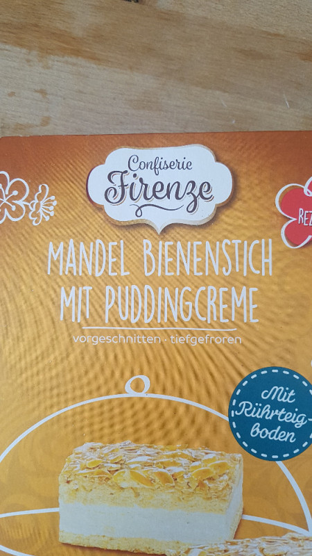 Mandel Bienenstich mit Puddingcreme, Mandel, Caramel, Vanille vo | Hochgeladen von: Redsnow84