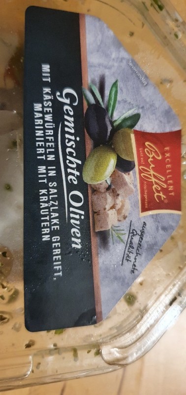 Gemischte Oliven, mit Käsewürfeln von Pampel Muse | Hochgeladen von: Pampel Muse