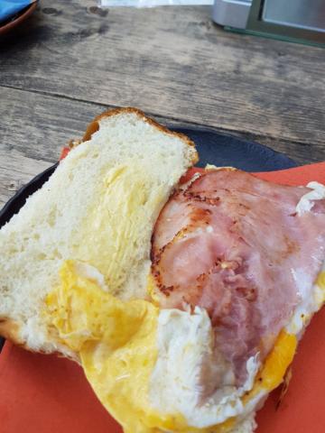 Belegtes Brötchen mit Spiegelei von Mao75 | Hochgeladen von: Mao75