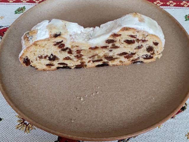 Rosinen Stollen by Lisacrunchbucket | Uploaded by: Lisacrunchbucket