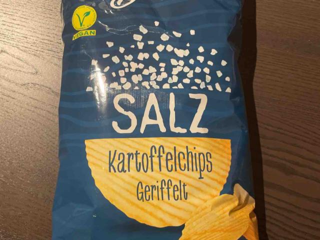 Kartoffelchips geriffelt, Salz von mariusbnkn | Hochgeladen von: mariusbnkn