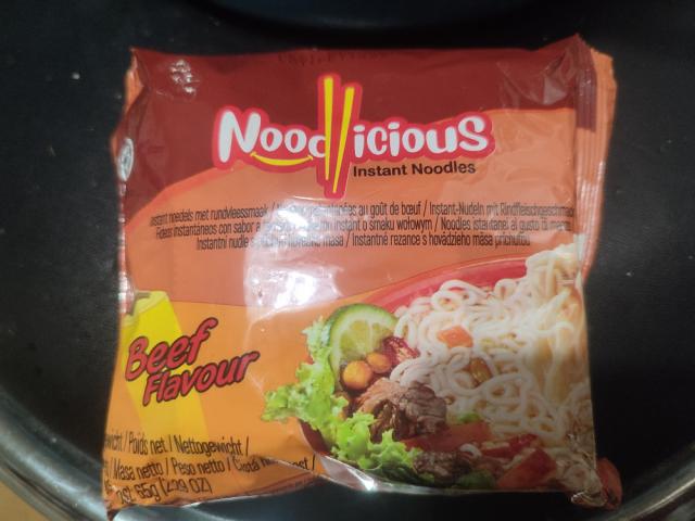Instant Noodles beef flavour by poserbaby | Uploaded by: poserbaby