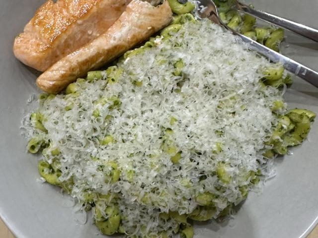 Selbstgemachtes gesundes grünes Pesto, 173gAvocado,168gSpinat,50 | Hochgeladen von: CheyenneH