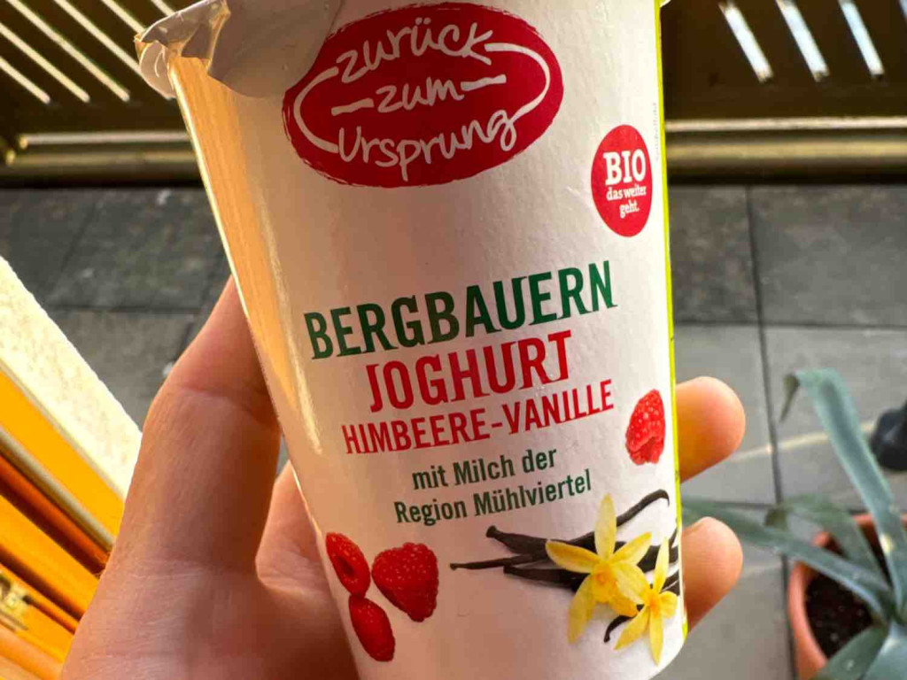 Bergbauern Joghurt Himbeer-Vanille von AlexStrassl | Hochgeladen von: AlexStrassl