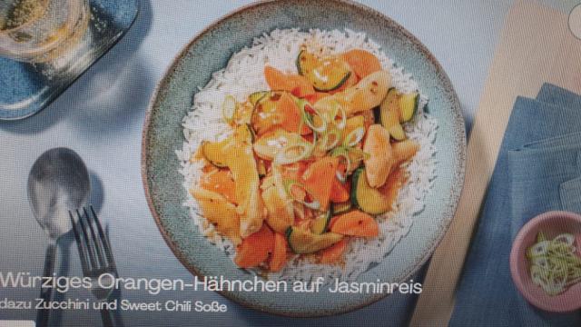 Würziges Orangen-Hähnchen auf Jasminreis, dazu Zucchini und Swee | Hochgeladen von: Starrynight