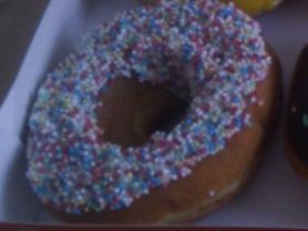 Sprinkles Donut | Hochgeladen von: Kaktuskatze