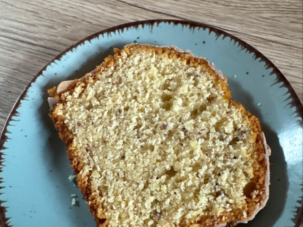 Nusskuchen, mit Haselnussglasur von schneeeulegisela | Hochgeladen von: schneeeulegisela