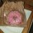 Donut mit rosa Glasur, frische Backware von LeonLucian | Hochgeladen von: LeonLucian