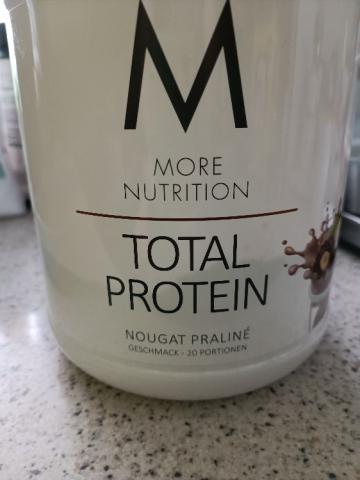 Total Protein Nuss-Nougat Praline von patrickkumanovi786 | Hochgeladen von: patrickkumanovi786