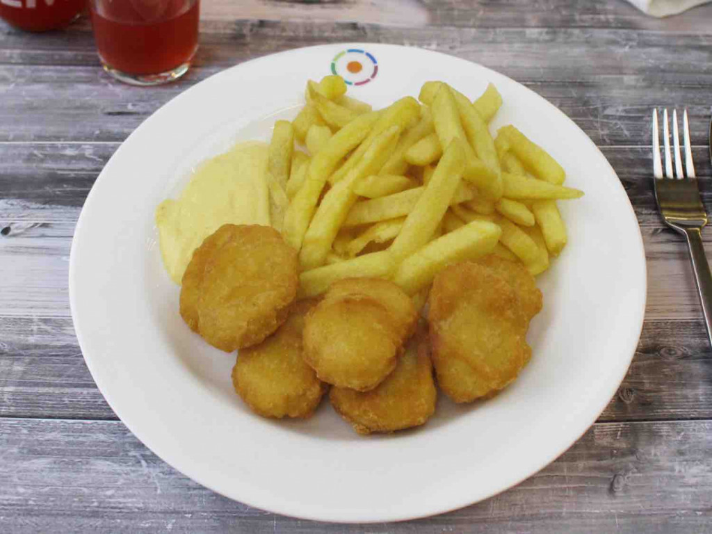 Hähnchen-Nuggets mit Pommes frites Mensa Vaihingen, 348g von JLI | Hochgeladen von: JLI