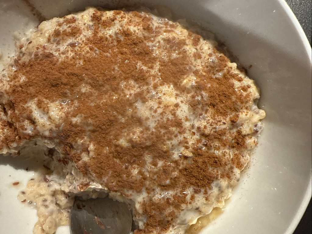 Porridge mit Banane , Milch von NadineHasler | Hochgeladen von: NadineHasler Porridge mit Banane , Milch von NadineHasler | Hochgeladen von: NadineHasler