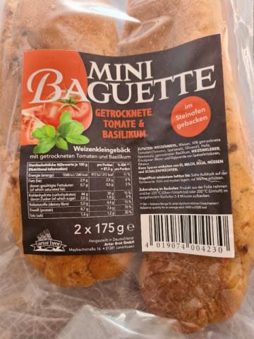 Mini Baguette, getrocknete Tomaten und Basilikum von wnghln | Hochgeladen von: wnghln