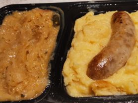 Frische Bratwurst geschmorter Sauerkraut Kartoffelpüree | Hochgeladen von: Rengtengteng