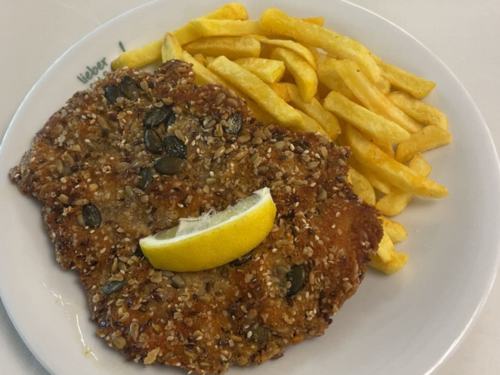 6-Korn Schnitzel mit Pommes von VivianVioletta | Hochgeladen von: VivianVioletta 6-Korn Schnitzel mit Pommes von VivianVioletta | Hochgeladen von: VivianVioletta