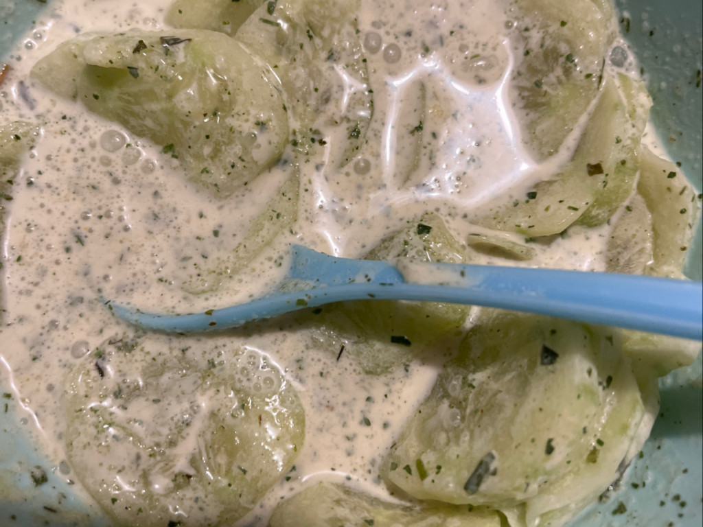 Gurkensalat von Tamara18 | Hochgeladen von: Tamara18 Gurkensalat von Tamara18 | Hochgeladen von: Tamara18