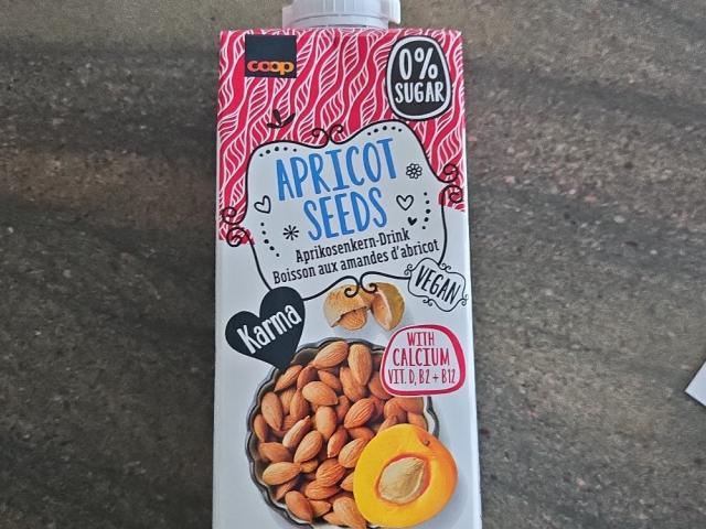 Apricot seeds milk by DiPop | Hochgeladen von: DiPop