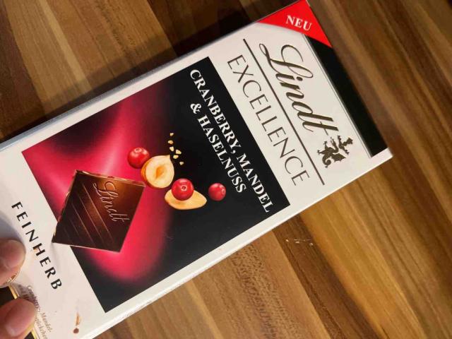 Lindt Excellence Cranberry, Mandel & Haselnuss, Feinherb von | Hochgeladen von: apanaras7