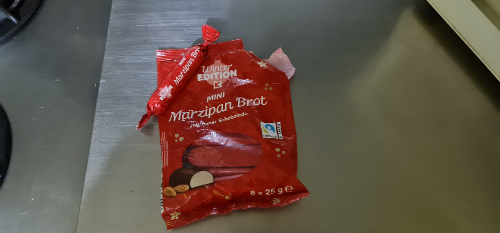 Mini Marzipan Brot, mit feiner Schokolade, Winter Edition von mo | Hochgeladen von: monandreita