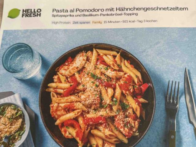 Pasta Al Pomodoro mit Hähnchengeschnetzeltem, Spitzpaprika und B | Hochgeladen von: puppydogg2